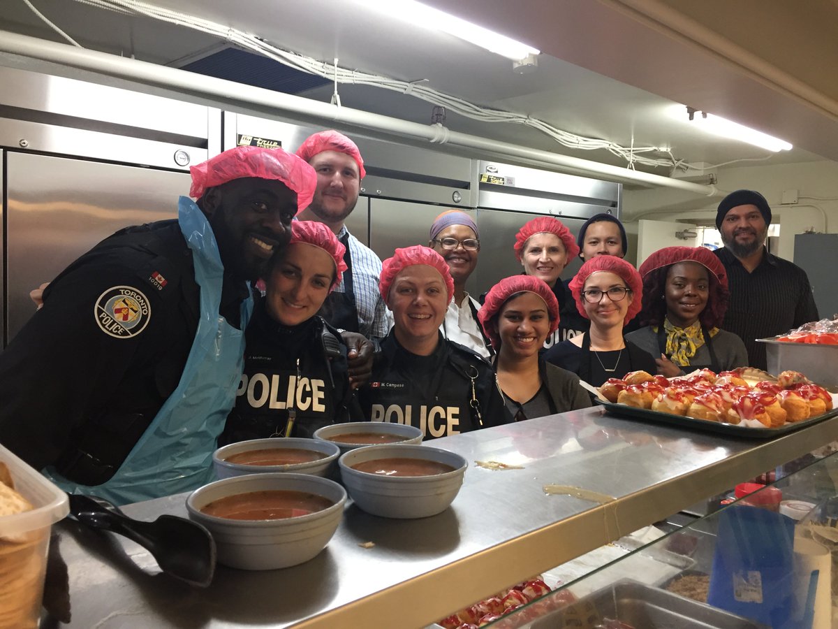 HavenTorontoCA's tweet photo. TY 2 @AutoCap_Canada team @MossParkCoppers @ParksAndHuntley 4 a gr8 day - Valentines day will never be the same.  Love the RED hair nets! https://t.co/MCaUthWWMV