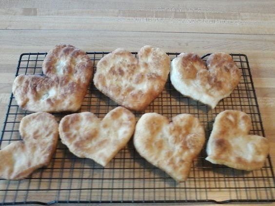 UrbanNativeMag's tweet photo. How about serving some of these up for your honey tonight? #ValentinesDay #Bannock #Native… https://t.co/wXfNiSKUP4 https://t.co/nQaUTRo7UD