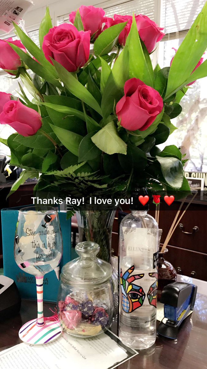 staceybeth69's tweet photo. Thank You! I Love You More And More Each Day! @stoughton_ray #valentinesday2017 #surprisesatwork #β€ https://t.co/G1YyPc6pr0