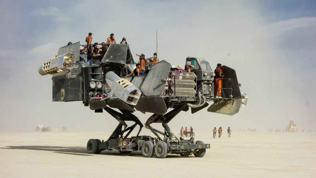 JoynrApp's tweet photo. 👣#thursdaynight Let's All Rave At #TheGreatNorthern W/ 2 Magical #burningman #camps @icarus &amp; #ThePongoLounge 👣
#ticket On The Bio Link https://t.co/HOHKYu44n7