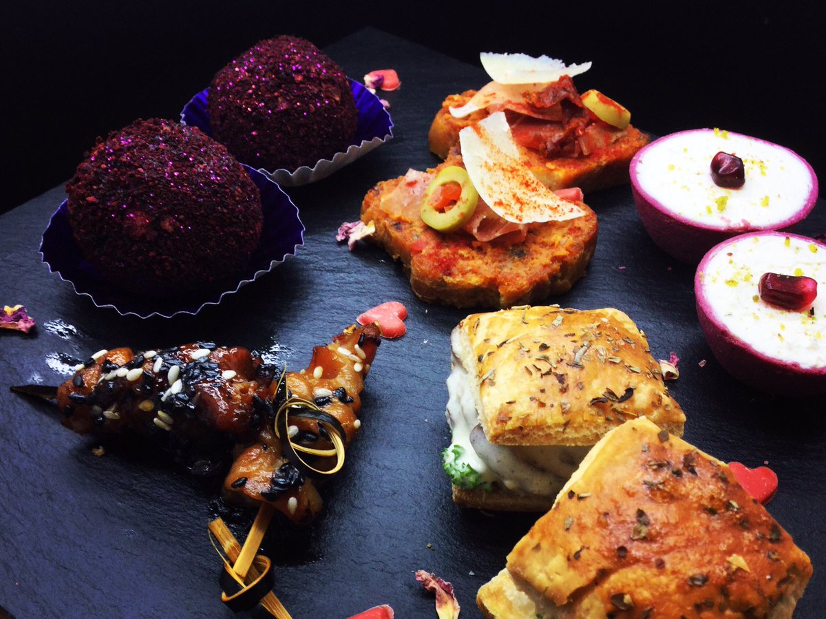 ImpactCatering's tweet photo. Valentine's Day Canapés #canapés #foodie #valentines #bemine # https://t.co/k1vwCKxLM2