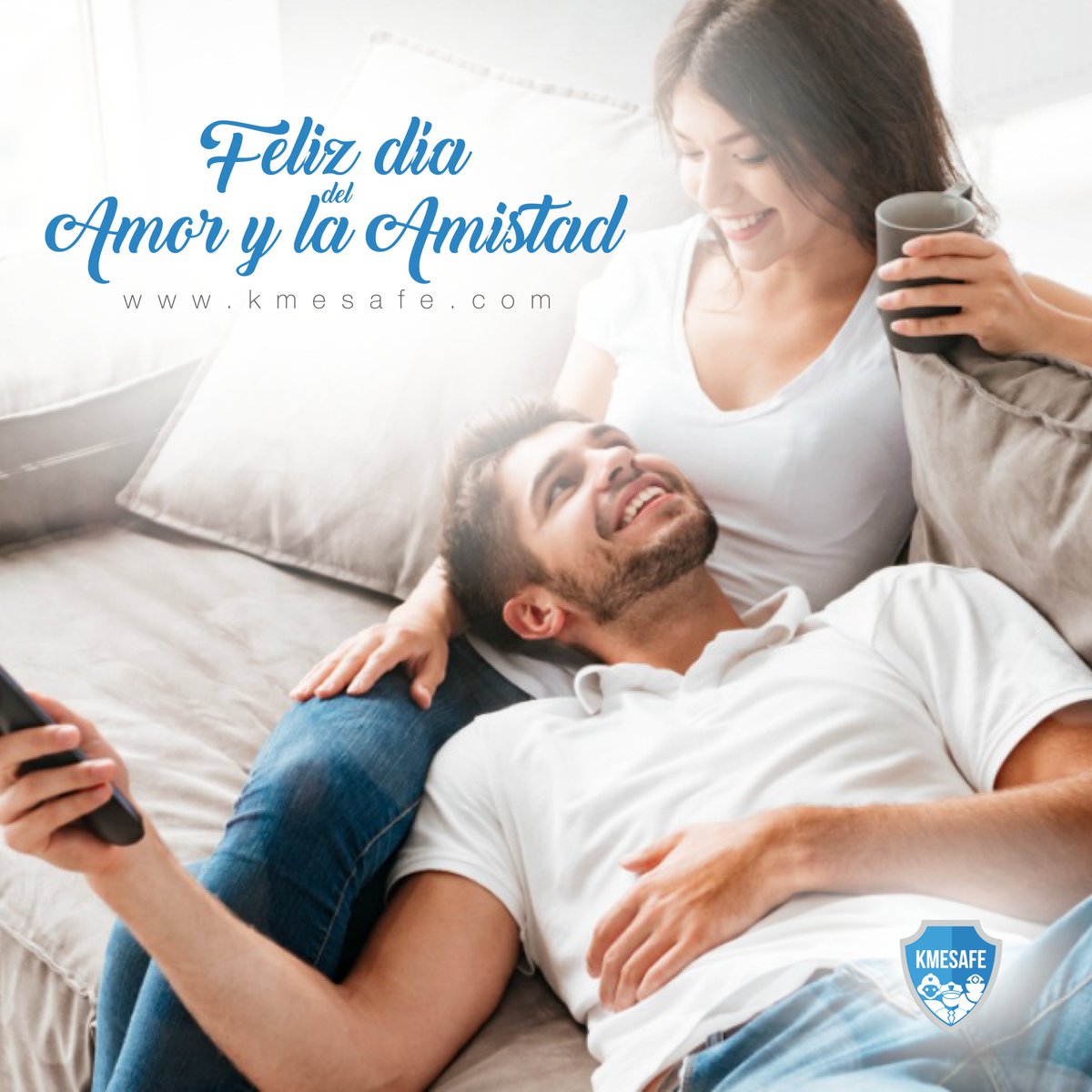 kmesafeapp's tweet photo. Porque amamos a quienes nos importan, nos preocupamos por su seguridad. #kmesafeApp #SuperHeroe #seguridad #prevención #Amor #Amistad https://t.co/A4vdD9LTFL