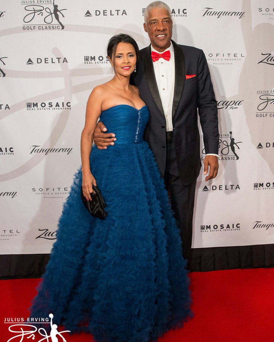 ErvingClassic's tweet photo. ❤Happy Valentine's day to you all! Have a beautiful day!!! ❤
The Erving's at 2016 #JEGC #redcarpet @OfficialDrJ6
#ervingstyle #ervingball https://t.co/h5h0WMG7cy
