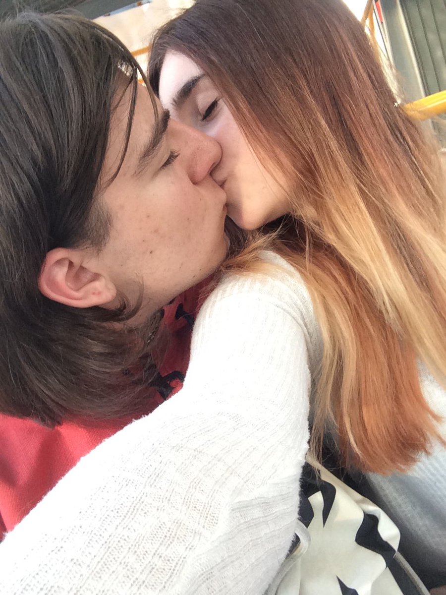 AnnThinkings's tweet photo. ojalá algún día encontréis en vuestras vidas a alguien que os haga tan felices como yo conseguí encontrarle.
feliz San Valentin ❤ https://t.co/apQWnMAhQl