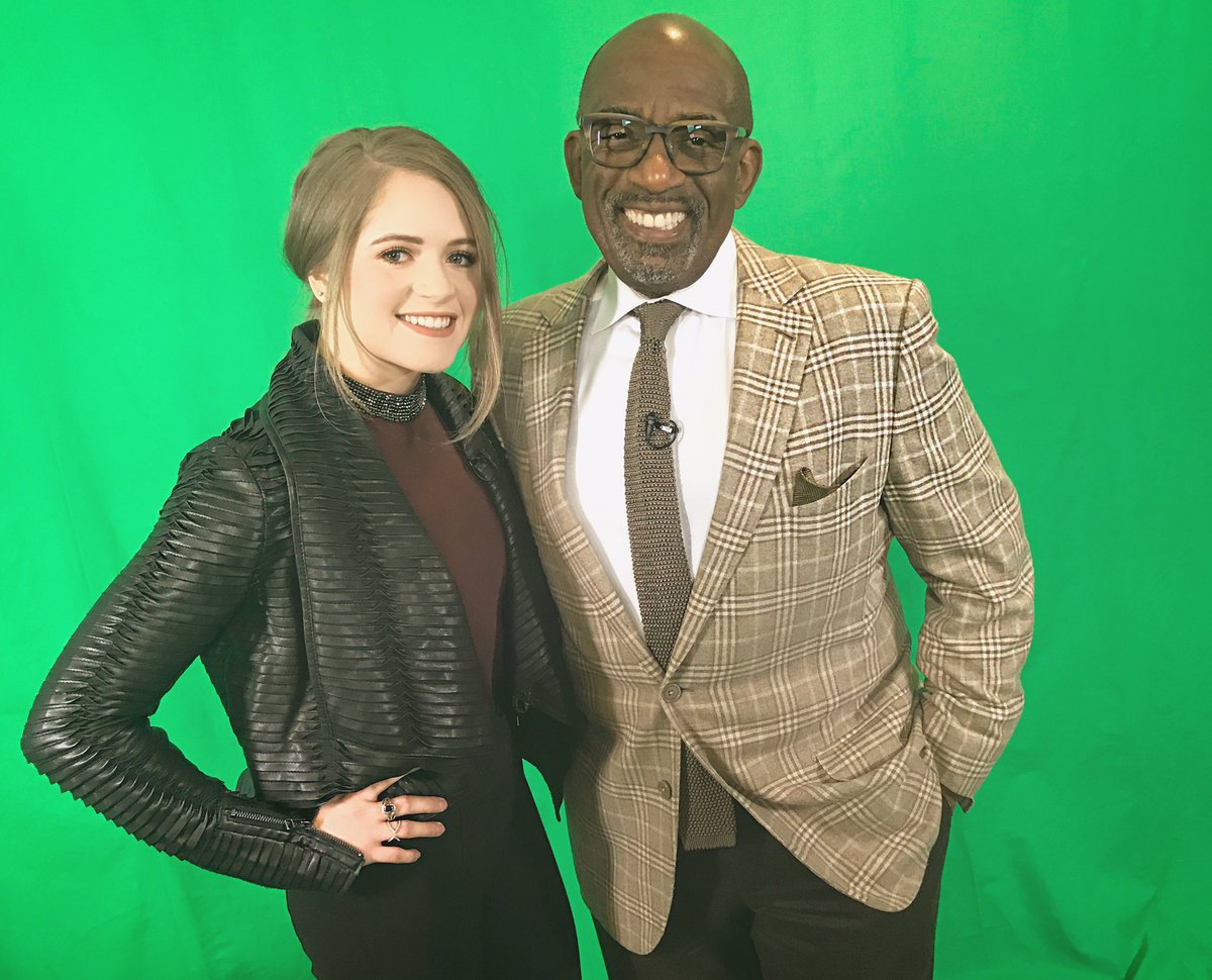 ColleteDavis's tweet photo. Learning from the pro @alroker ! 🏁 @girlstarter #nyc #girlstarter #poweron @Superdry https://t.co/shHv4cwbif