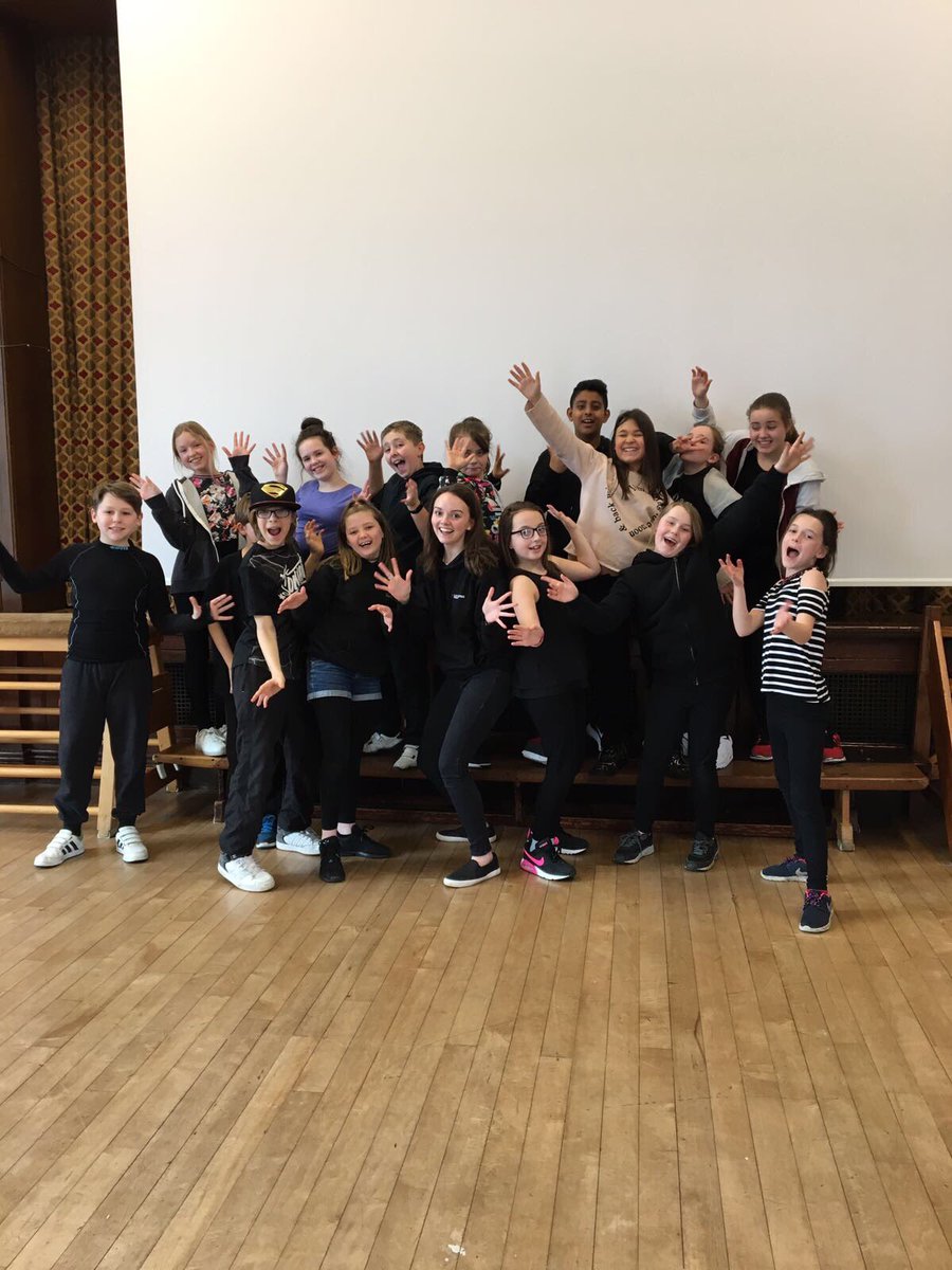PlayByTerms's tweet photo. Lots of teams working today! Here are some snaps from the #NextStopHighSchoolTour 🎭 https://t.co/qwHBMjCVJ5