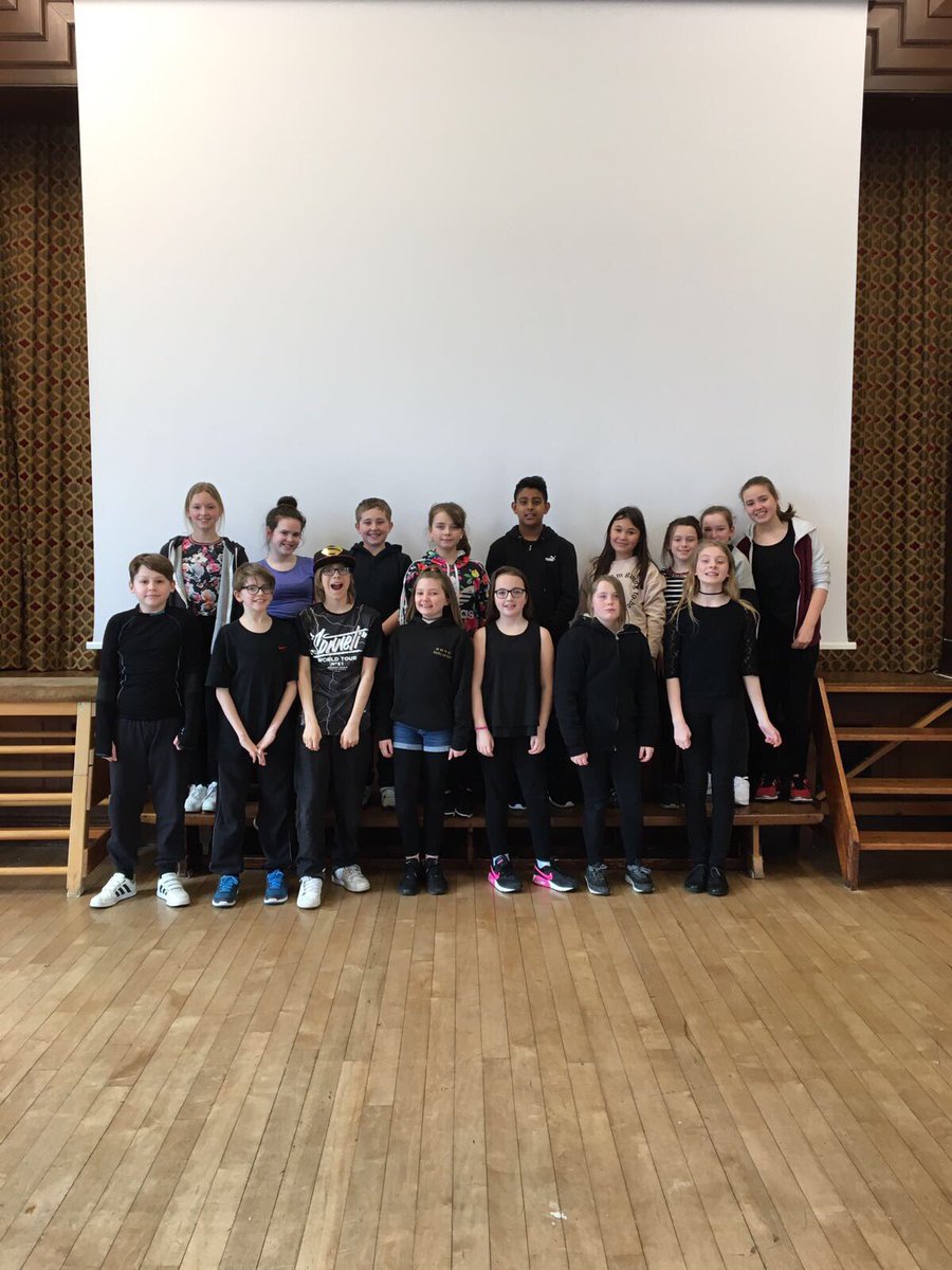 PlayByTerms's tweet photo. Lots of teams working today! Here are some snaps from the #NextStopHighSchoolTour 🎭 https://t.co/qwHBMjCVJ5