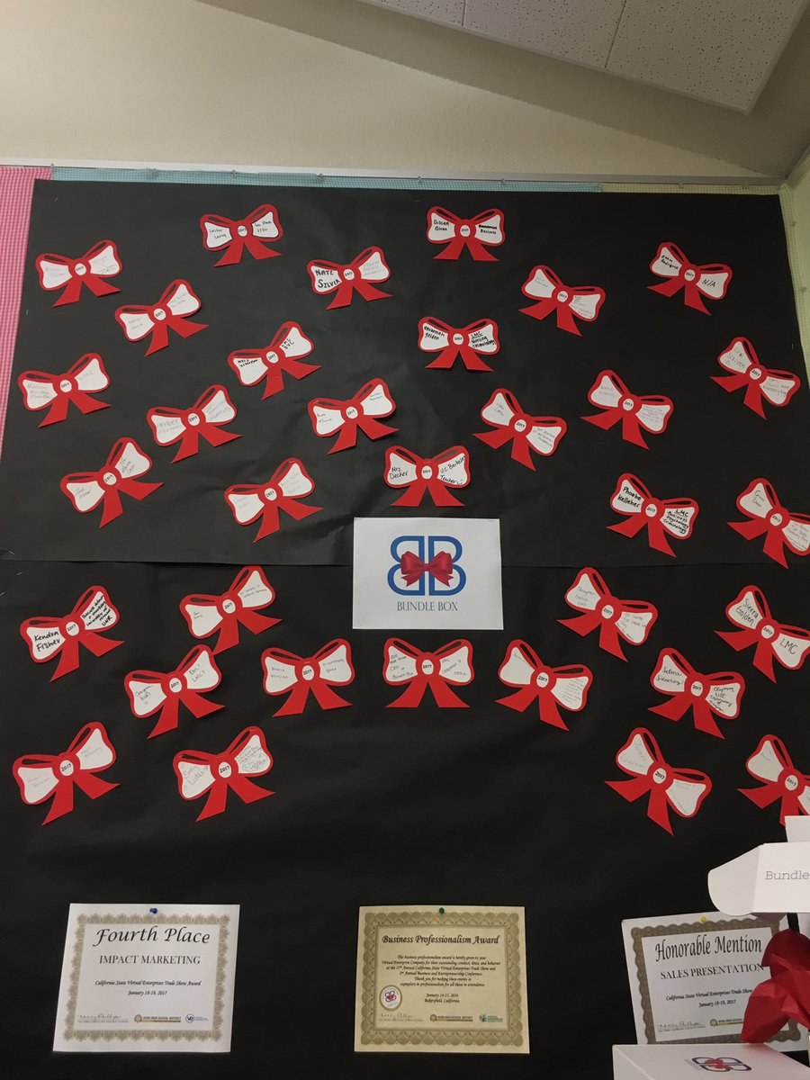 BundleBoxCo's tweet image. Our Bundle Box employees will be graduating this June, check out our bows to see where we're going!! 📆