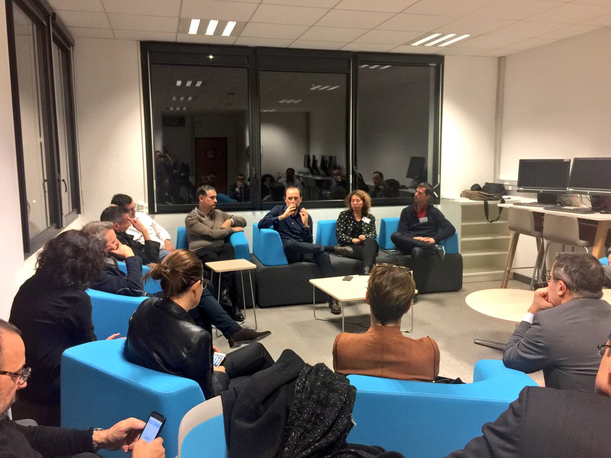 digiclubFrance's tweet photo. #Digiclub7 Table ronde By @FredLasnier #Digiwar "Face à un agresseur qui dépense 1️⃣ le défenseur doit dépenser 1️⃣0️⃣0️⃣0️⃣" https://t.co/K2DSHZLZaL