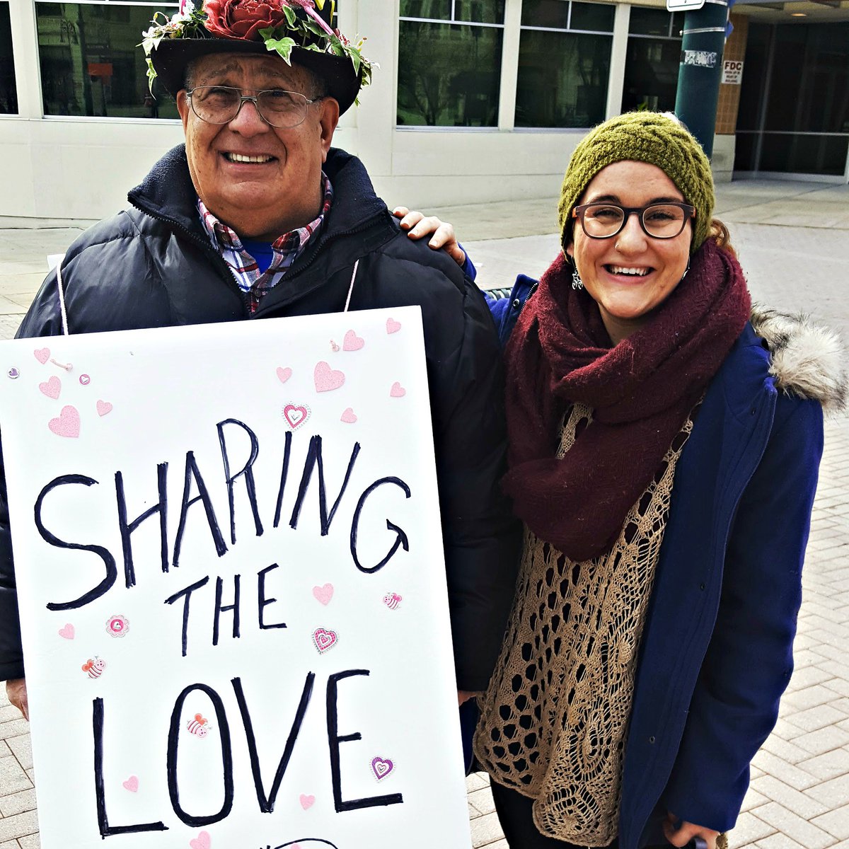 ReDesignReading's tweet image. City Thrift Shop &amp;amp; @ReadingDID ambassadors Shared the Love at Penn Square, where we love hosting @PennStMarket: youtube.com/watch?v=LtMOlg….