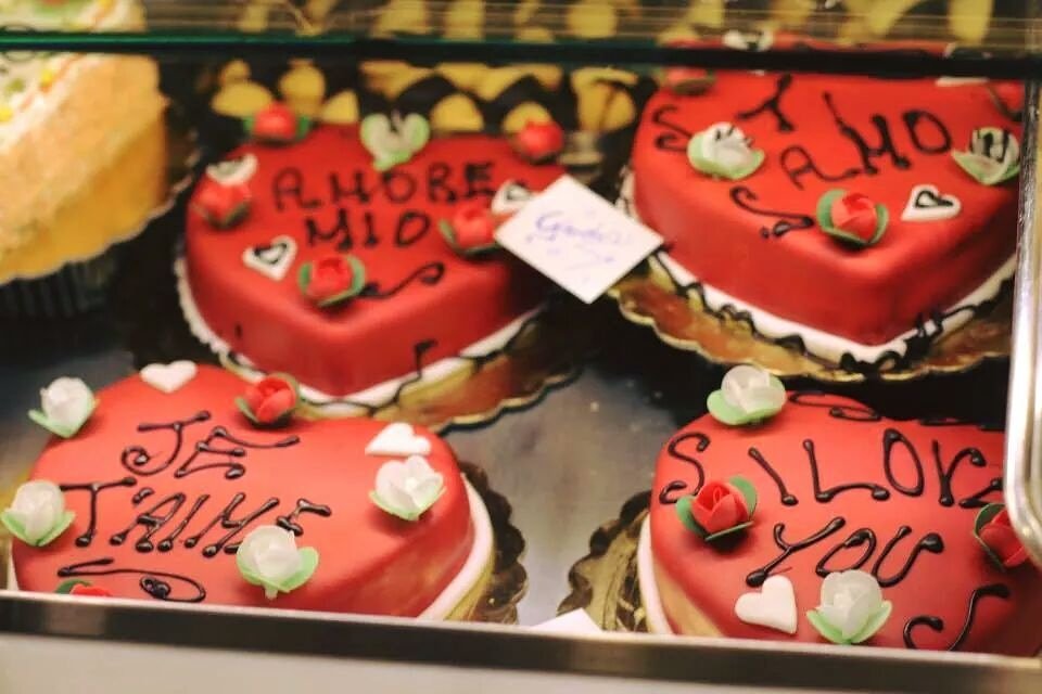 AnteBoxApp's tweet image. Need some love? 🍓💖 antebox.com/company/view/6 will give you the sweetest love bites!😍 #valentines #bemyvalentine #PerfectDuo