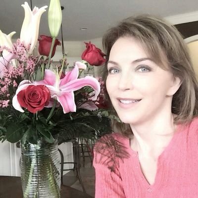 dakotaedits_'s tweet photo. El mejor regalo 😍❤️ 
Happy valentine's day❤ My Queen 👑 @LauraFloresMx https://t.co/Rsb23295V9