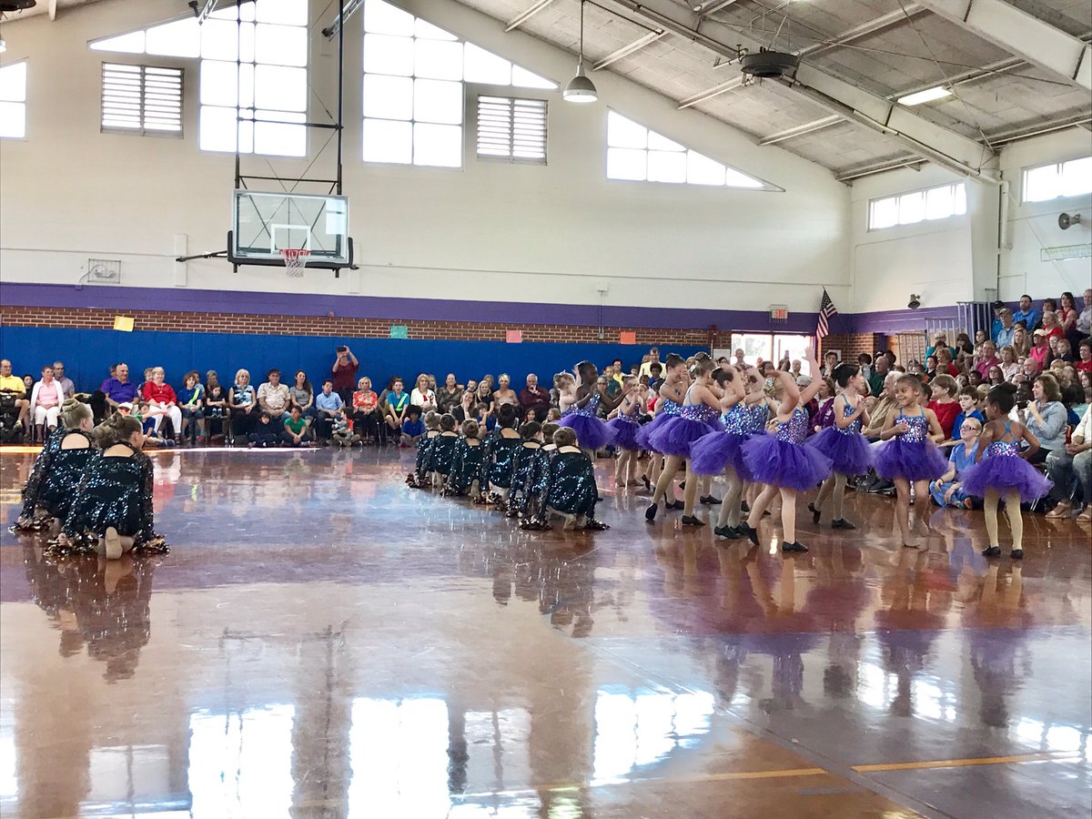 leigh_mrp's tweet photo. Wonderful Grandparents Day celebration at CES https://t.co/k1FdHMoFpg