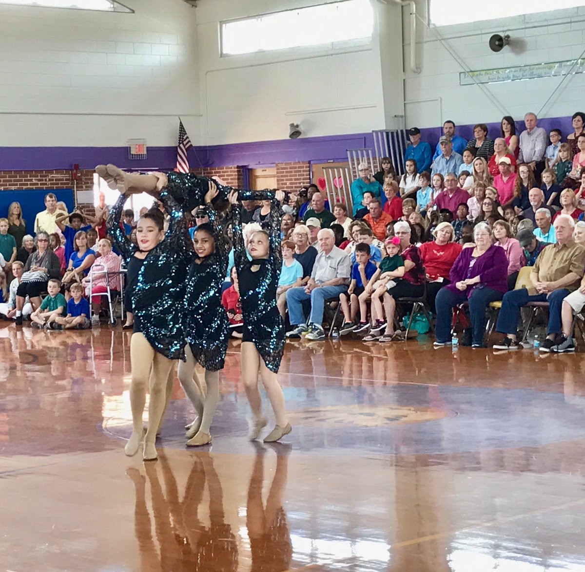 leigh_mrp's tweet photo. Wonderful Grandparents Day celebration at CES https://t.co/k1FdHMoFpg
