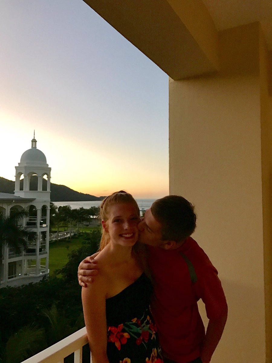 logan3tee's tweet photo. Happy Valentine's day, Lauren❤️@l_roach12 https://t.co/n5Ial3O0FY