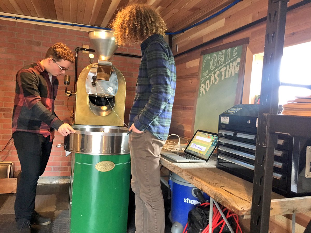 lindsaycohen's tweet photo. In a move that's #SoNorthwest, three local high school seniors have started their own coffee roastery, @conicroasting. #KOMOnews https://t.co/pspekKRD2e