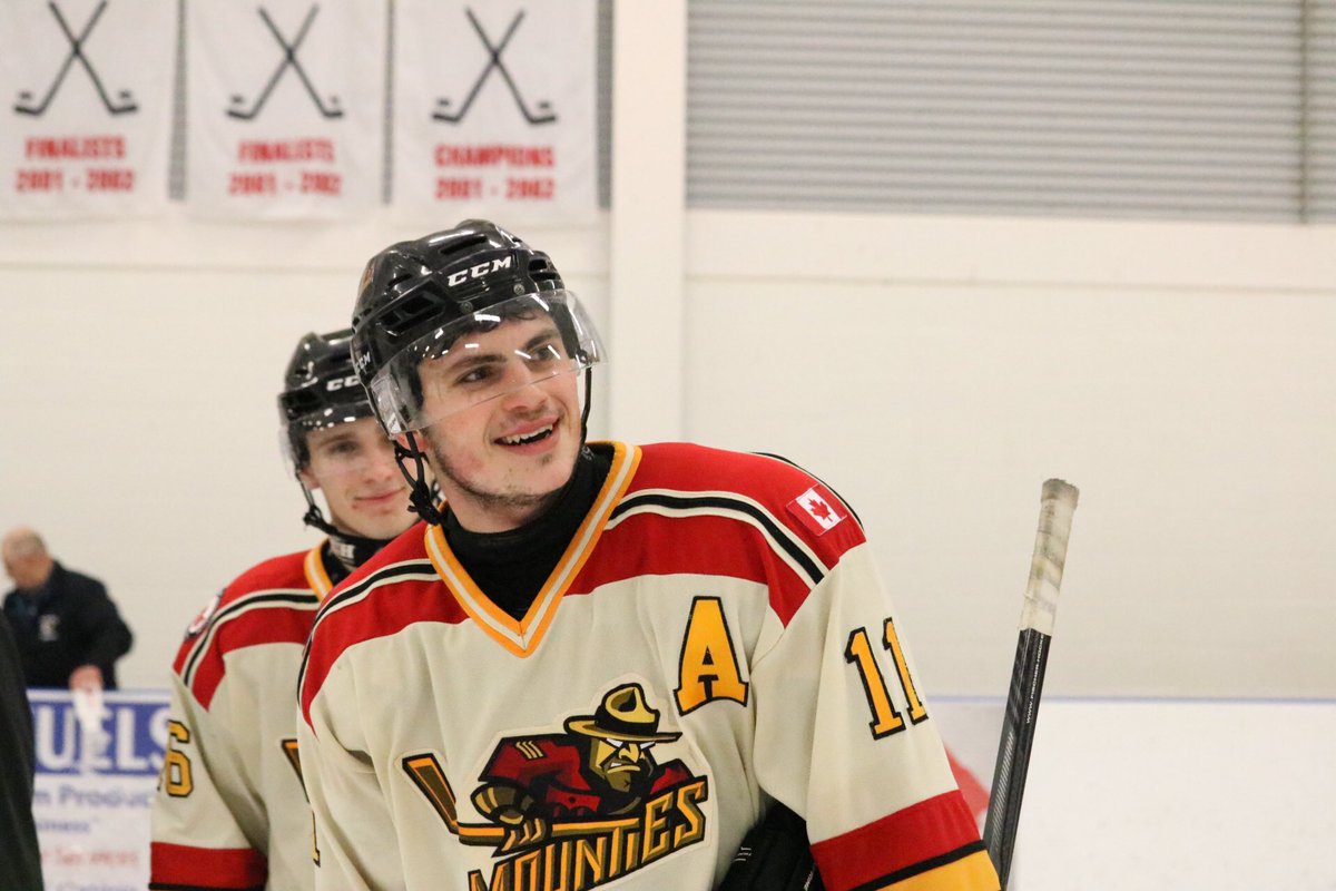 ParisTitans's tweet photo. FINAL: #MOUNTIES WIN 4-2 vs. @tavistockbraves and make a massive @PJHL_Doherty quarterfinal series comeback! We're not done yet! #PJHL https://t.co/oLxm2xPLvF