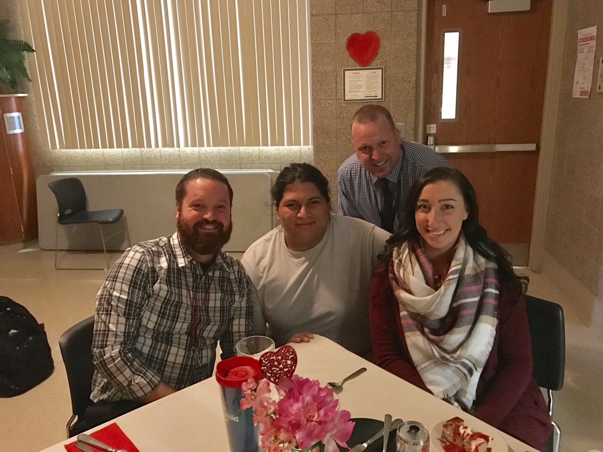 SEHS_IPS's tweet photo. Great lunch @RainydaycafeDay with @MsRichardsSEHS @tomboz29 and Mr. Moran! Thanks to the students for all their hard work! @sToRm_NaTiOn1 https://t.co/F78p4Cvbjw