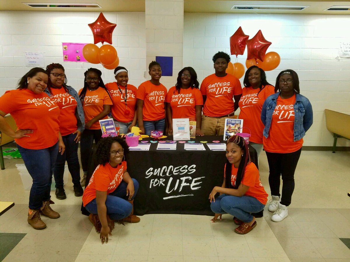 FWOCGA's tweet image. We wear #orange4love to take a stand against teen dating violence &amp;amp; abuse!  #RespectWeek2017 #teenDVmonth #TDVAM #successforlife