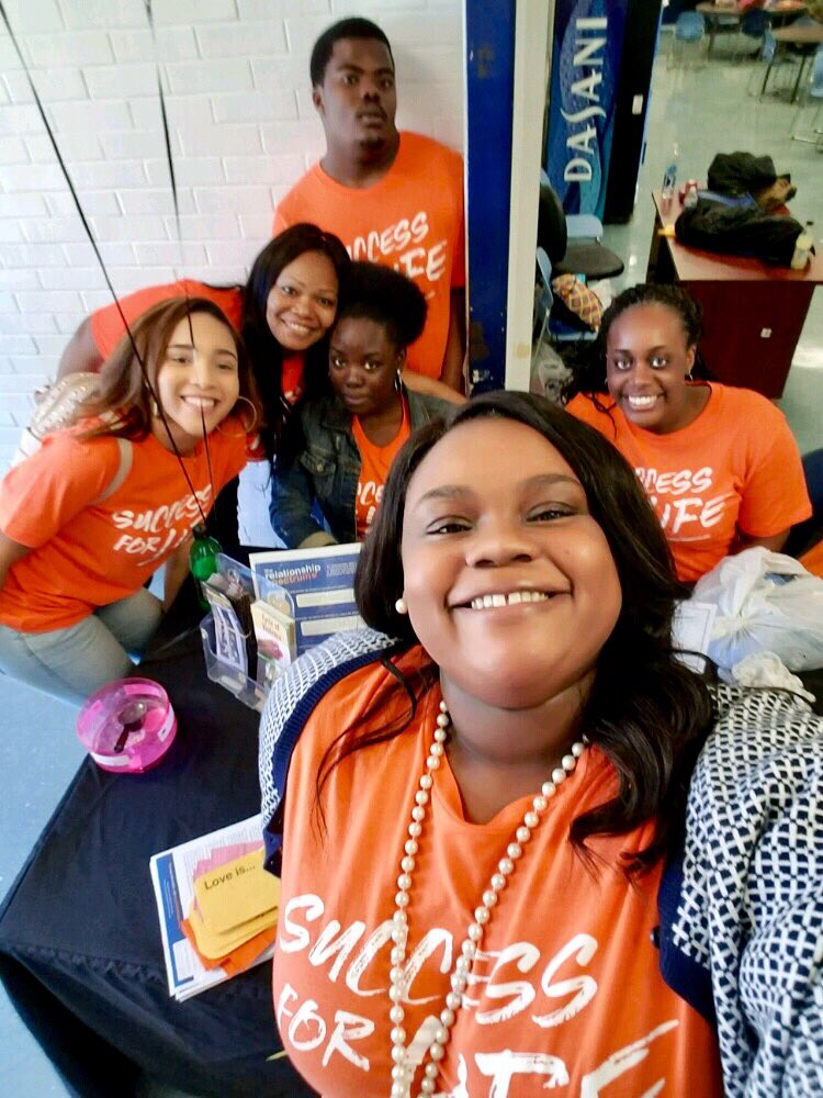 FWOCGA's tweet image. We wear #orange4love to take a stand against teen dating violence &amp;amp; abuse!  #RespectWeek2017 #teenDVmonth #TDVAM #successforlife