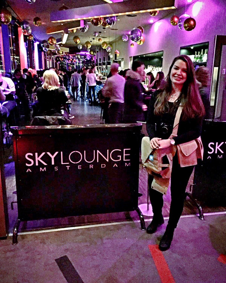 'A lovely #valentineday' in de @SkyloungeAms Uitreiking van <a href="/PhilipsNL/">Philips Nederland</a> SalesAward in #amsterdam @HiltonAmsterdam #fotomarketing