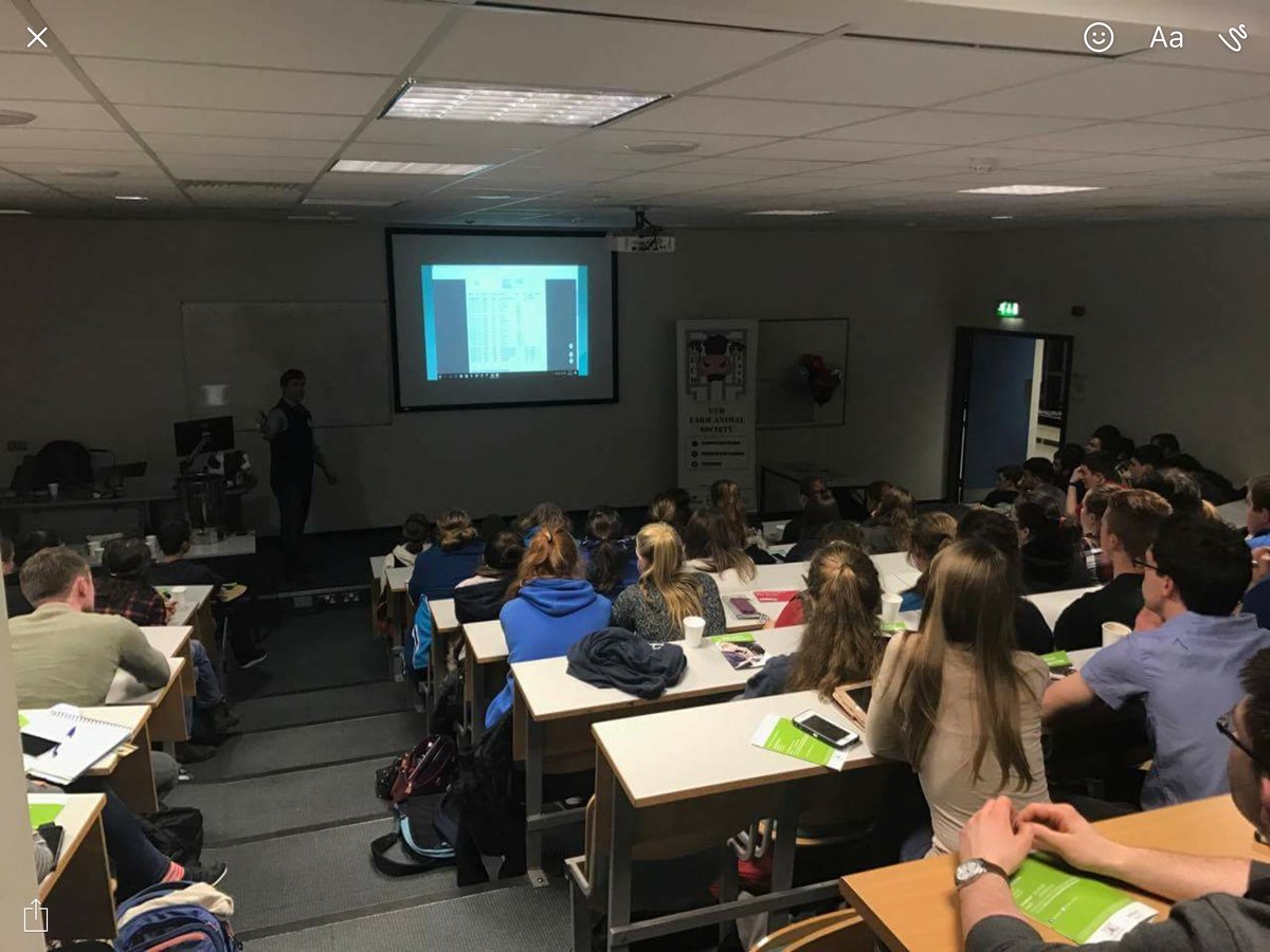 JanetLewis11's tweet photo. Thanks @GarveyNick @XLVetsIreland for a fantastic Valentines Sheep Talk. #howewedoing #ucdvets @UCDFAVS https://t.co/oTxDABGuyJ