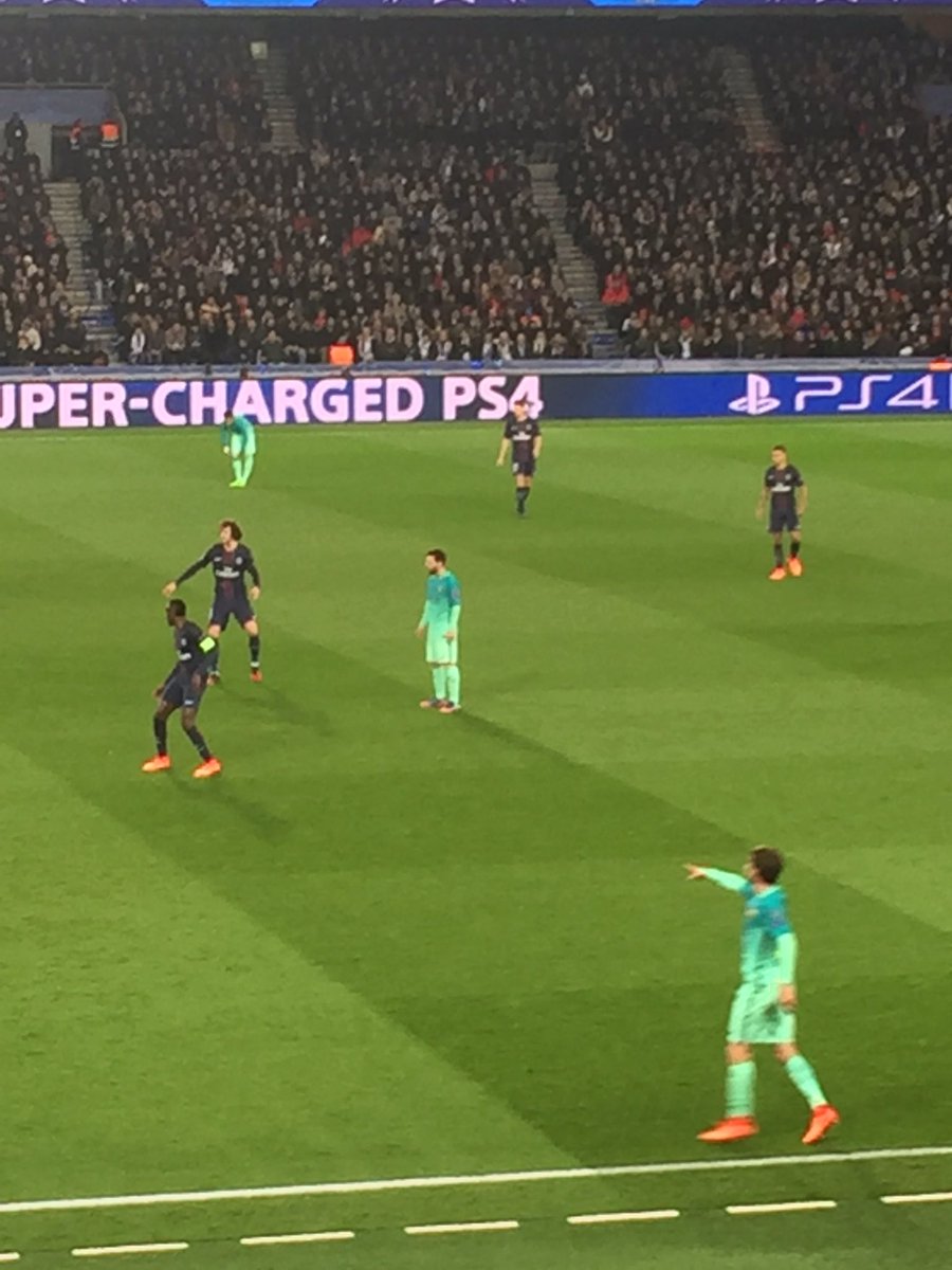 Th_Braillard's tweet photo. Victoire historique du @PSG_inside qui ce soir a gravi une étape importante dans son ambition européenne @ChampionsLeague https://t.co/jQAF0XMj47