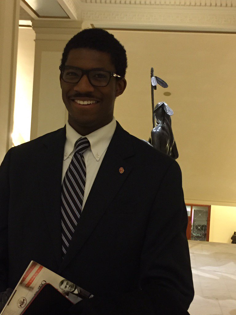 ksmcnutt's tweet photo. @JD__Baker spent the day at the Capitol talking with legislators about funding for #IHeartHigherEd @UofOklahoma https://t.co/TyBddlKCEX
