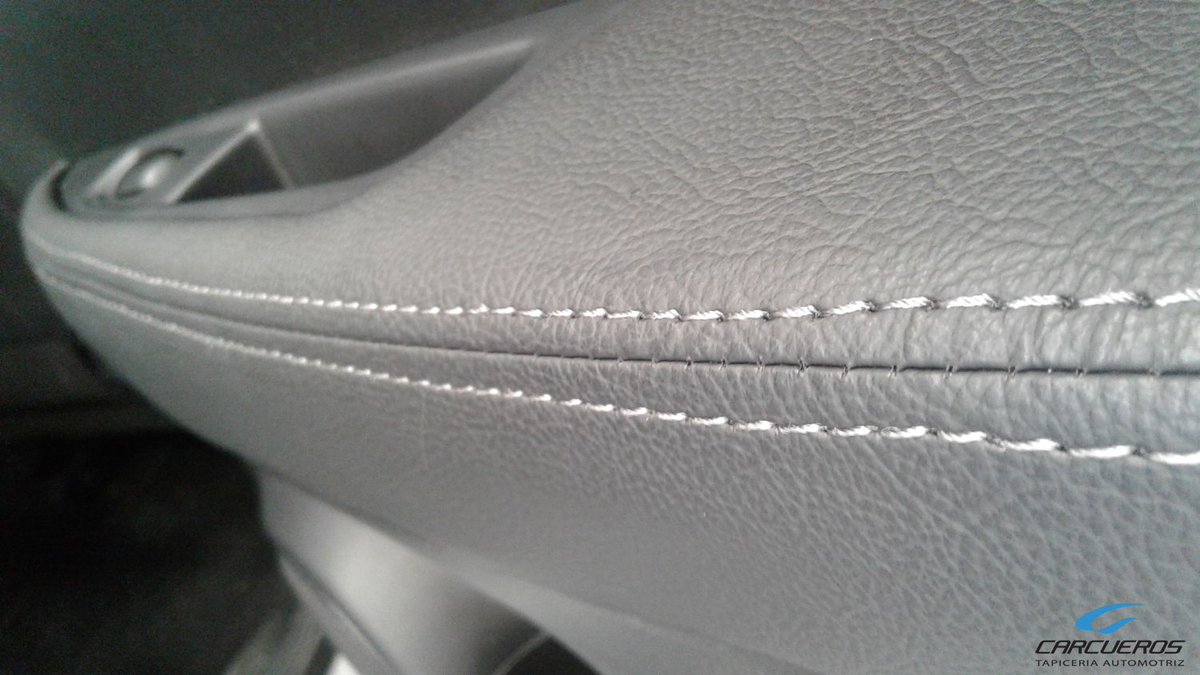 Carcuerossa's tweet photo. Cree en nosotros y colmaremos tus expectativas. Así dejamos esta #Nissan #Qashqai #TapiceríaAutomotriz #TapizadoEnCuero https://t.co/SHZSAY0TTA