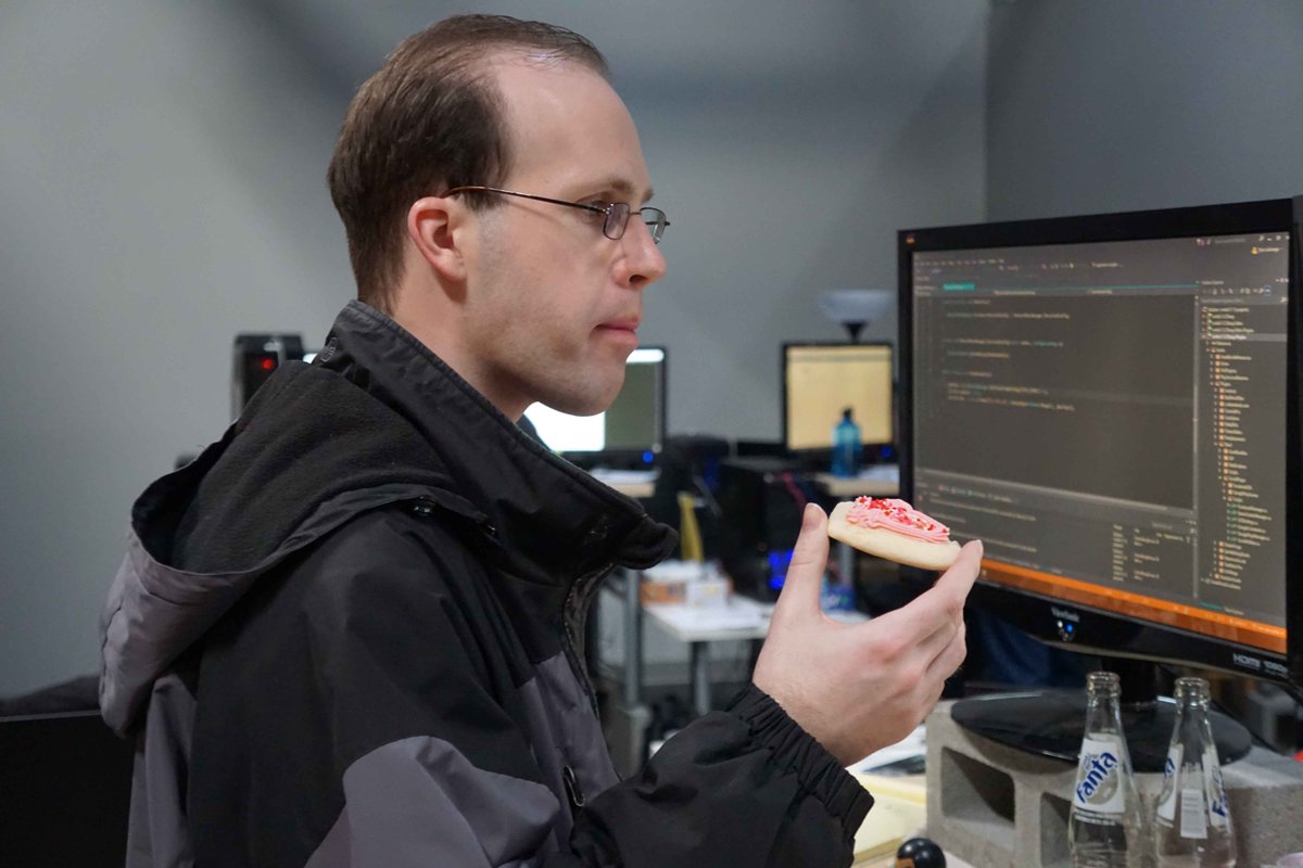 reactgames's tweet image. #HappyValentinesDay from all of us at React! Games! It wouldn't be a holiday without cookies!