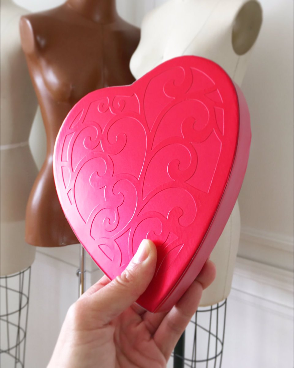 VAWK's tweet photo. Nothing like a heart shape box. Happy Valentine's Day!
.....
#heartshapebox #valentines https://t.co/8AIH5HXg0T