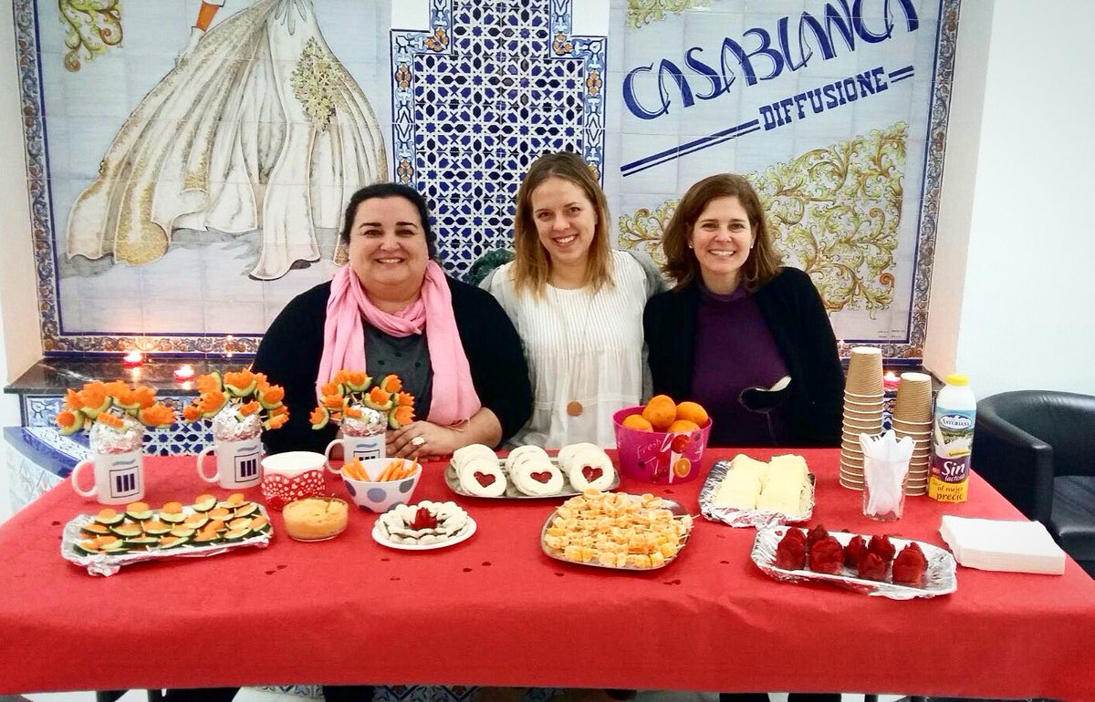 SemesterInSpain's tweet photo. Yummy Valentine's Day treats after class today! ❤ #tccsevilla #semesterinspain #seville #sevilla #spain #españa #studyabroad #valentinesday https://t.co/8T3XG6VR0d