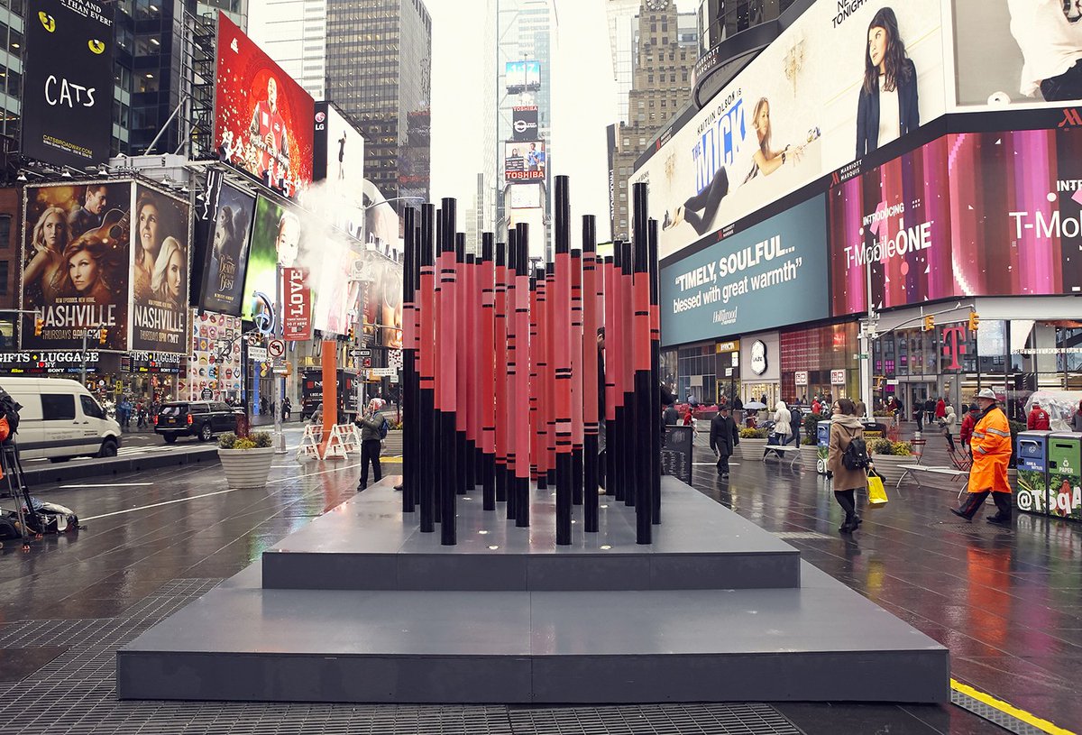 TheArtNewspaper's tweet photo. This year's Times Square #Valentine Heart Design shows that New York ❤️ immigrants @TSqArts @The_O_C_R https://t.co/ao4TzRjT26 https://t.co/3g6qidgoyO