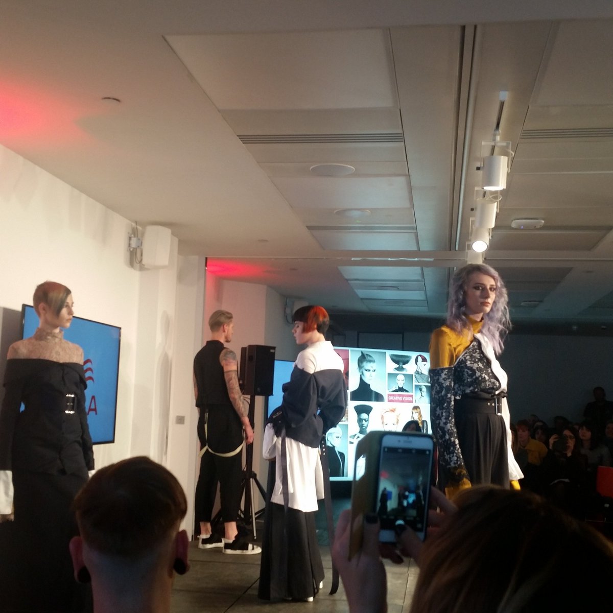 MartinQuenault's tweet photo. Great night at Wella Trend Vision insight evening London #wellapro #khhair  #creative  #inspiration https://t.co/FiHZg7hbp1