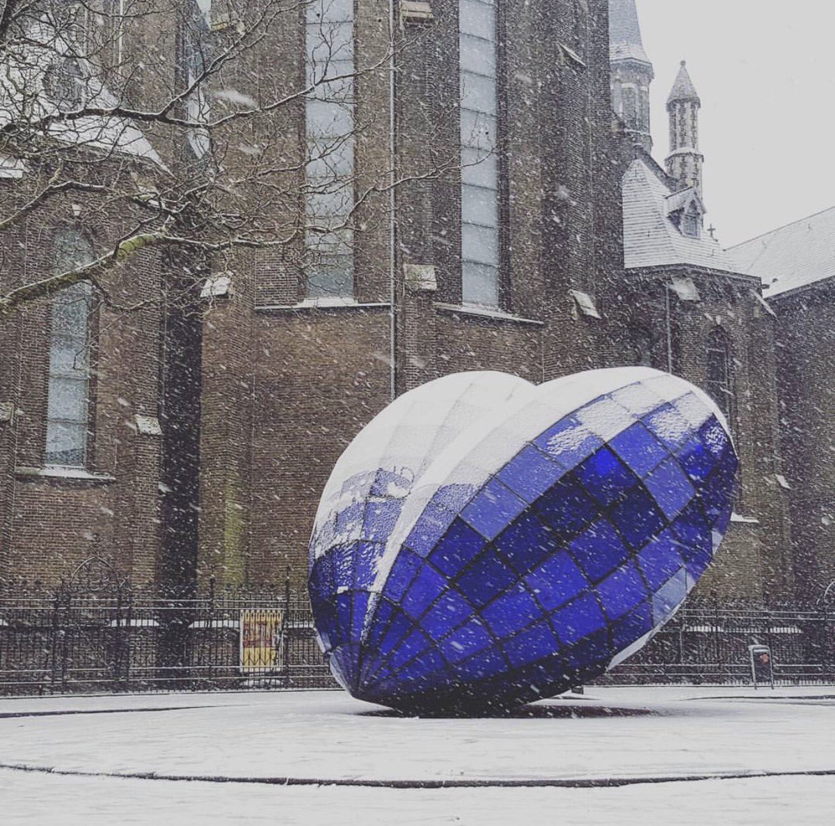 KielColonCancer's tweet photo. #TooBlueTuesday photo of the week!
ππππ Happy #ValentinesDay @ the Het Blauwe Hart by πΈ Delft City Guide. https://t.co/K47cBb5I1A