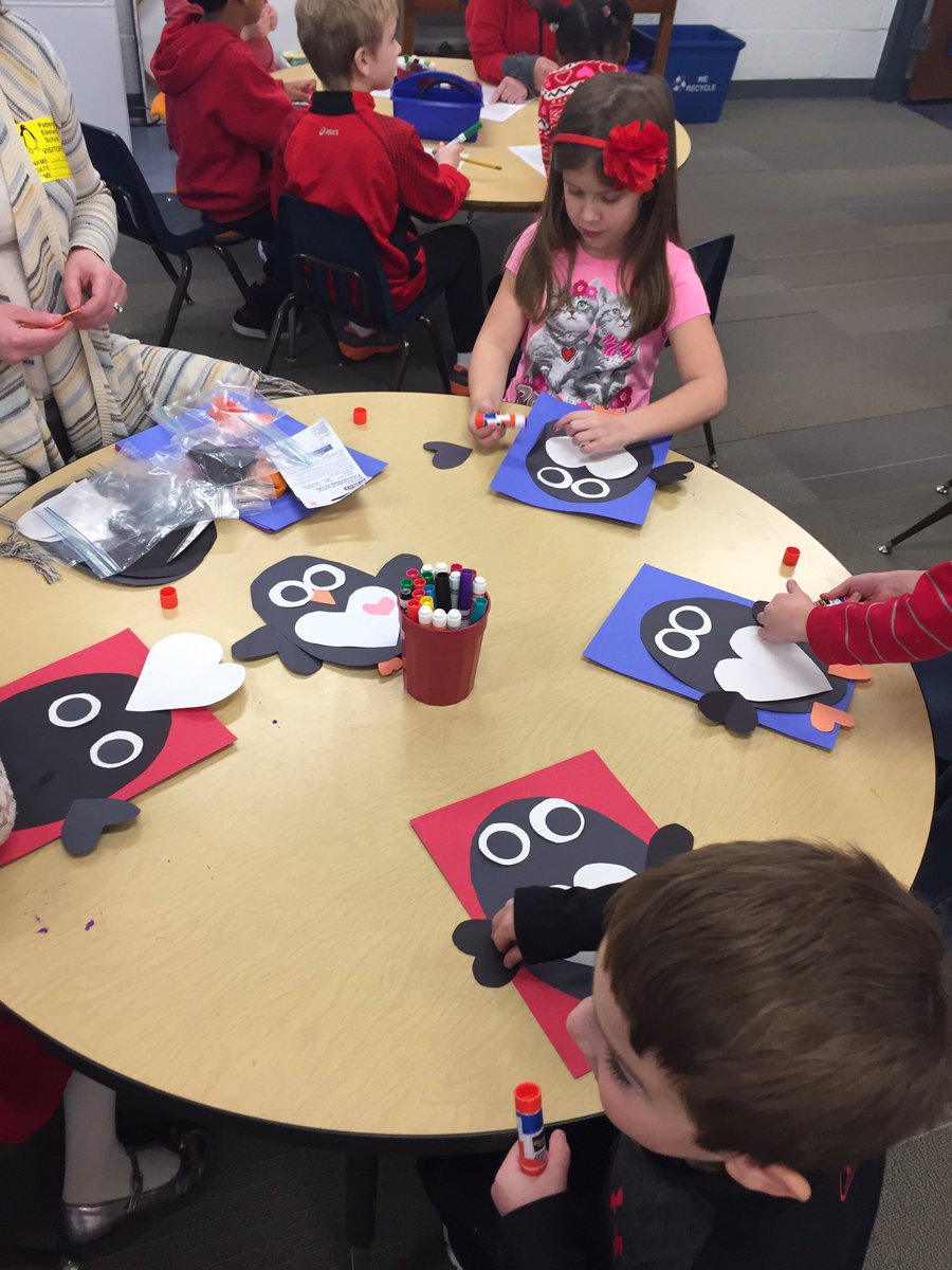 MWolynski's tweet photo. Valentine's Day fun in first grade!! 💗 #pattengillpride https://t.co/at1JAXAkFL