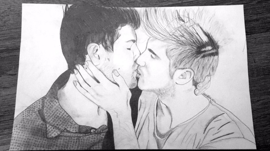 rachcharity's tweet photo. @MisterPreda @JoeyGraceffa ✍🏻👨‍❤️‍💋‍👨💜 https://t.co/ifxx4I3Eqn