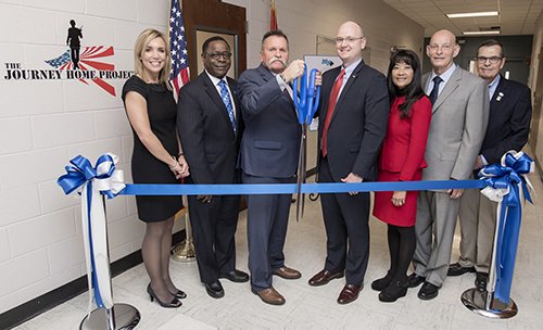 MTSUNews's tweet image. The new @MTVetCenter’s #TransitioningHome office will help match #studentveterans with employers! Learn more: ow.ly/yXgd3090J71