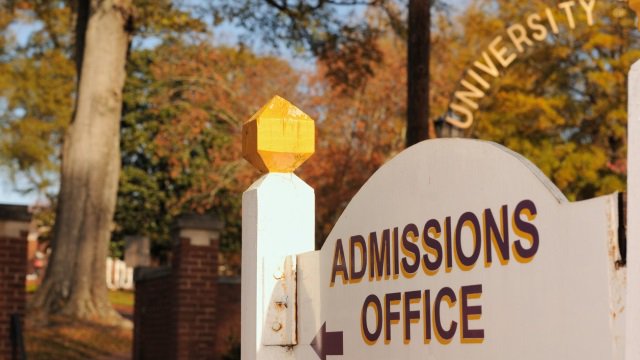 SocialTimes/Facebook tweet media