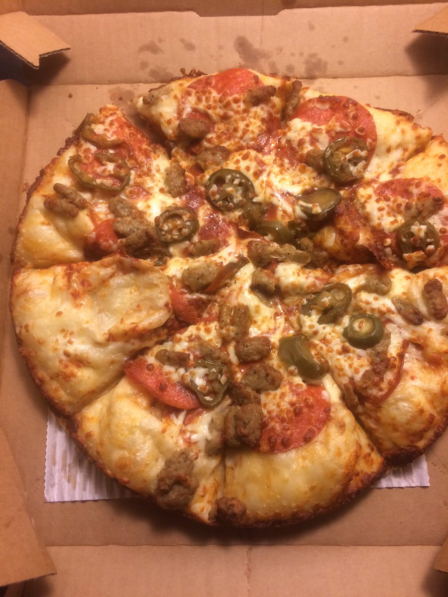 OntarioViking's tweet photo. @DominosCanada I don't remember ordering sauce &amp; cheese on only half this pizza. Explanation? https://t.co/uVCaowrx8s