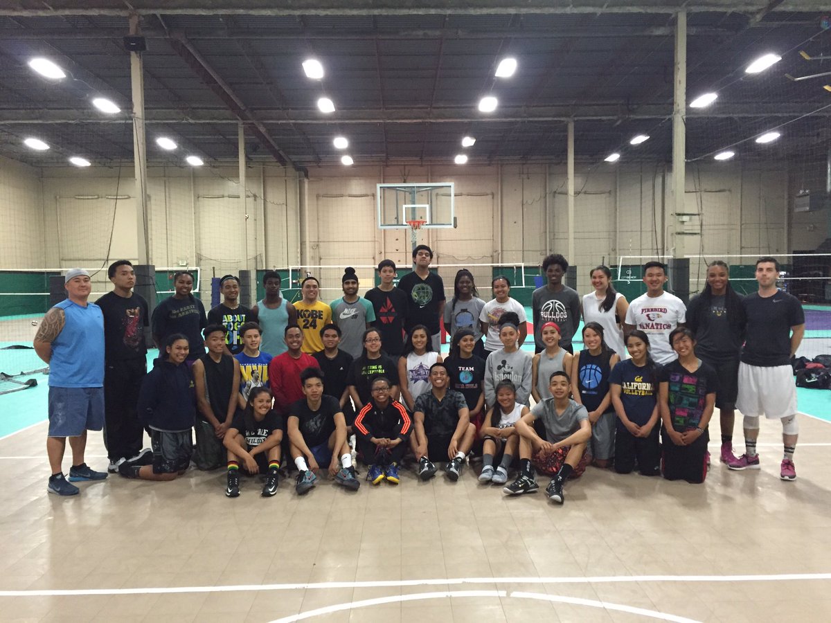 _NextLevelBball's tweet image. Back to our "Free Throw-A-Thon" 2016! #nextlevelbasketball #allforthekids #family