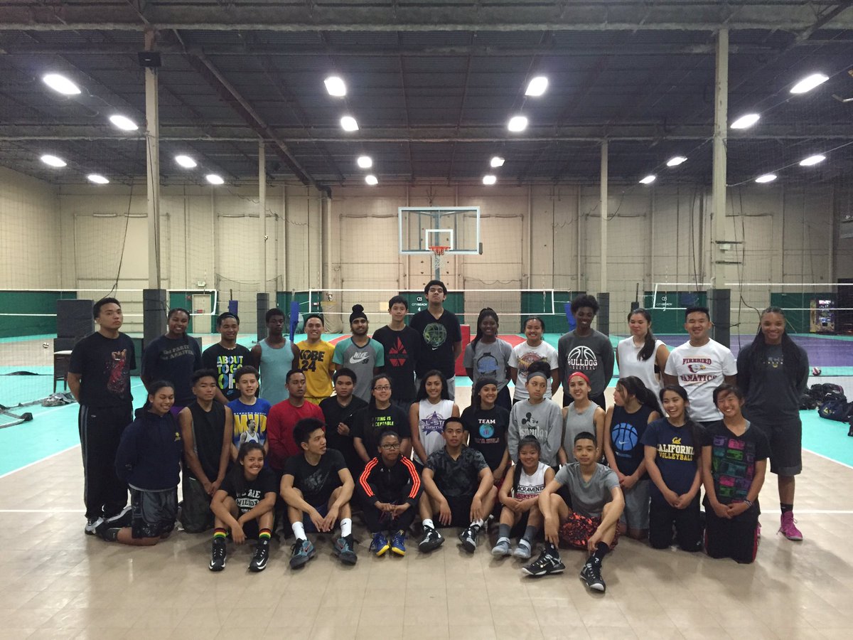 _NextLevelBball's tweet image. Back to our "Free Throw-A-Thon" 2016! #nextlevelbasketball #allforthekids #family