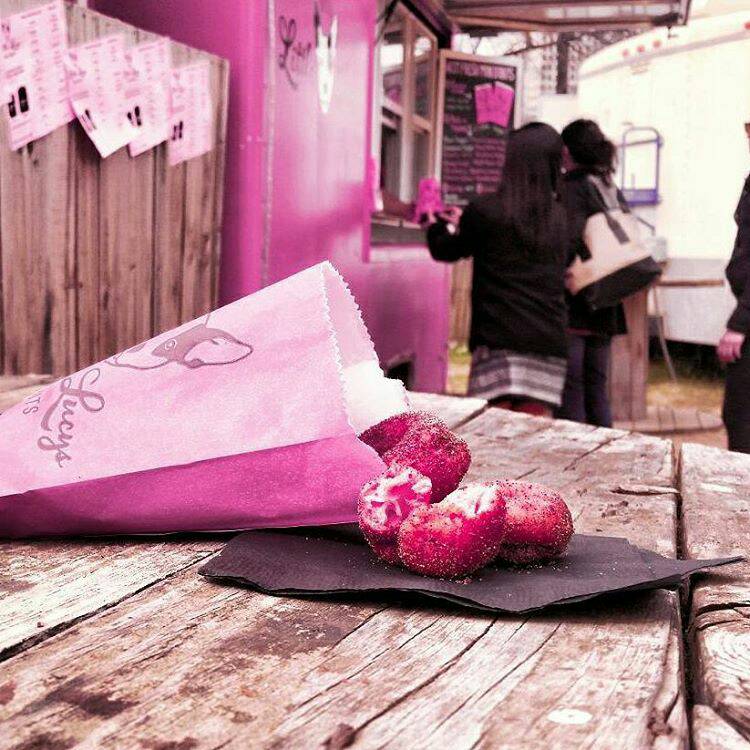 LoveLittleLucys's tweet photo. Join us 🚛💞🍩n #RaineyStreet tonight for #PrettyInPink #MiniDonuts & #CraftCoctails @HalfStepBar 🏡🍸💑 #DonutsAreForLovers 🍩💕 #AustinFoodTrucks https://t.co/rp8gDkN5PW