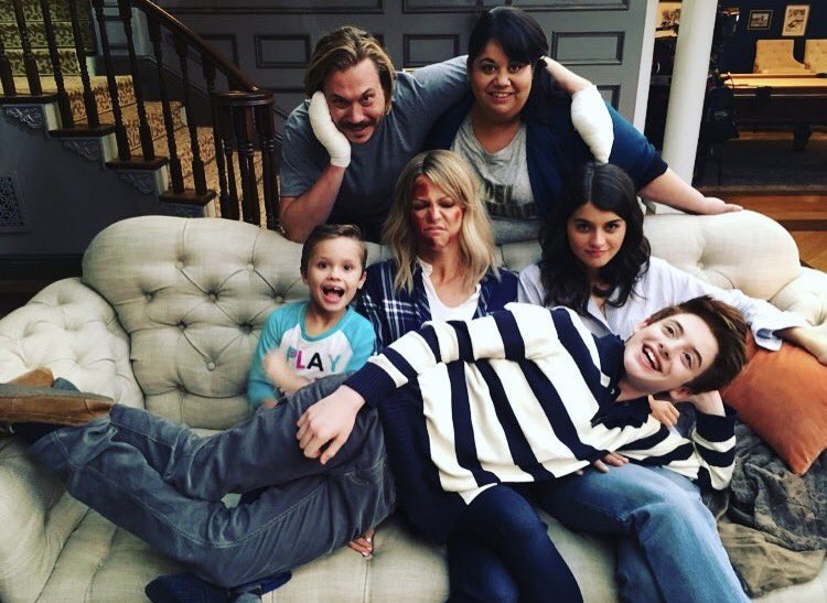 thomas barbusca on Twitter: "Who wouldn't want to spend their Valentines night with this dysfunctional family? @TheMickFOX is going to be a wild party tonight #themick https://t.co/536VoyUBLU" / Twitter