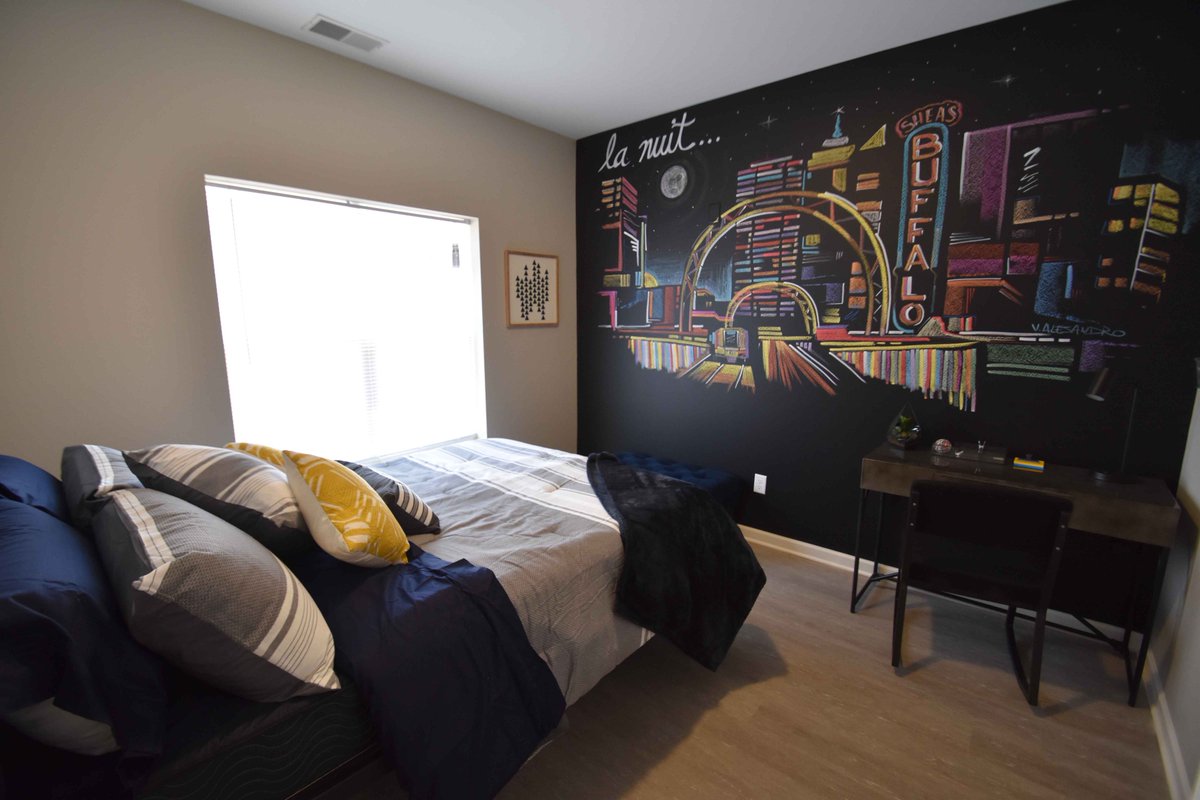 BSC_Record's tweet photo. A modern, upscale apartment complex will give Buffalo State students a new off-campus housing option this fall. https://t.co/Ah4j0oY8yS https://t.co/OOinJenGc3