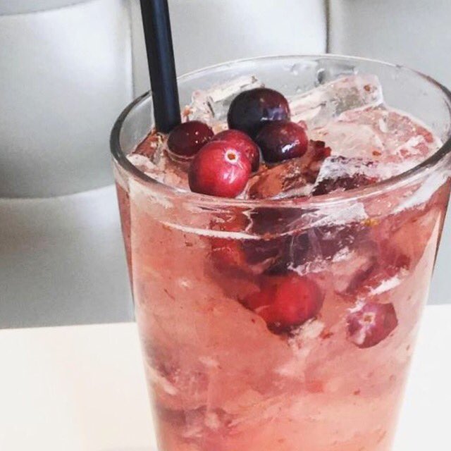 Agua fresca featuring 100% pure cranberry juice from #PNW <a href="/StarvationAlley/">Starvation Alley</a> Farms #pdxdrinks #purejuice #aguafresca #cranberry #pnwfood