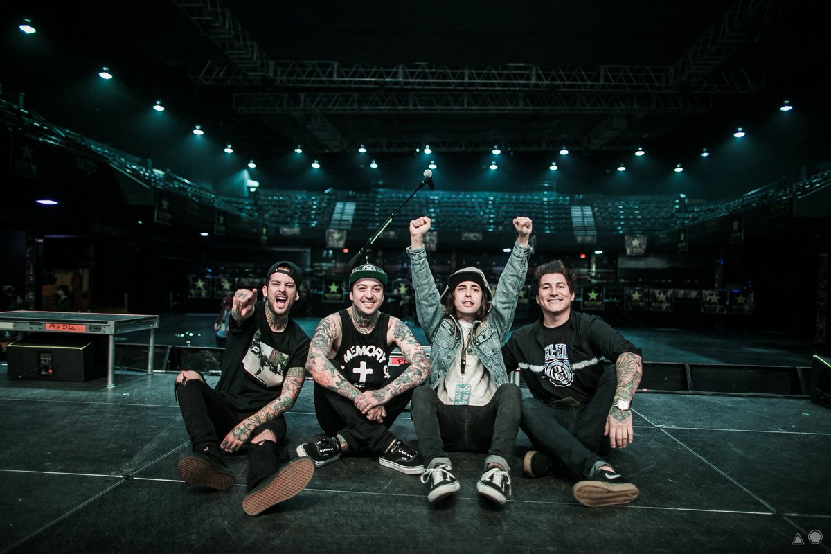 Pierce The Veil tweet media