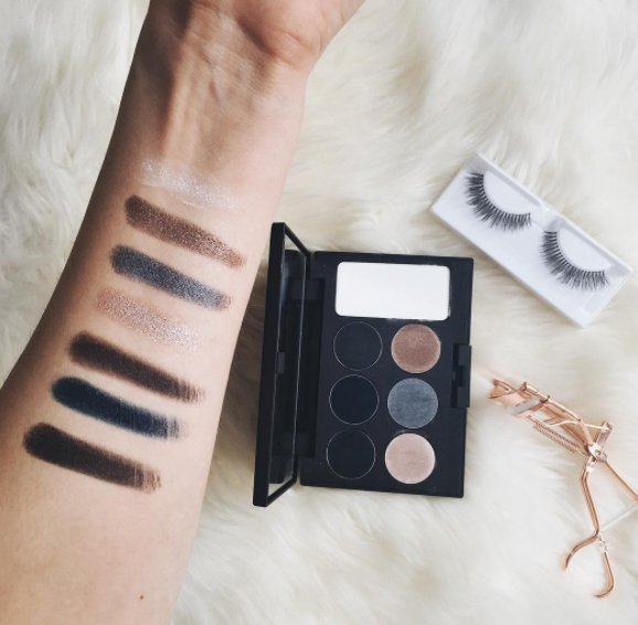 InfluensterCB's tweet photo. Hitting the town tonight? Bat those lashes and #StampAndSet! @LauraMercier https://t.co/23hQhz8GrP