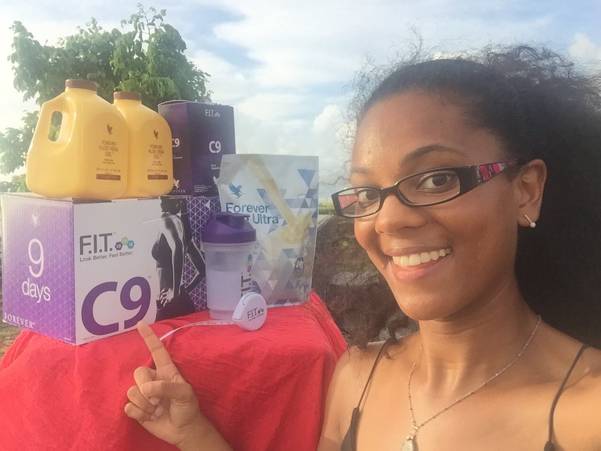 Flovalmy's tweet photo. ☀️Expérience Programme DETOX☀️https://t.co/rQ57NsYp3l
#défiventreplat #smile #clean9detox #C9 #GetFITFrance #bienetre #reunionisland https://t.co/w9tzwM3aMO