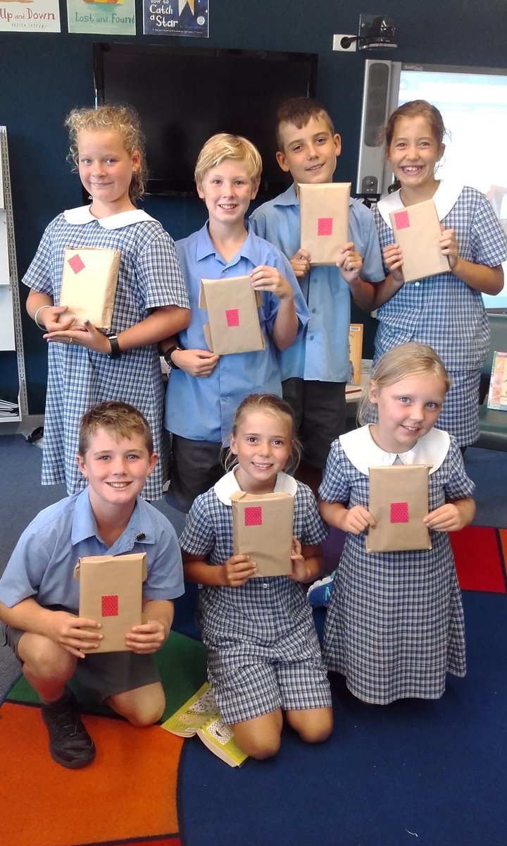 YarrawarrahPrim's tweet photo. Blind date with a book- great idea Ms P in the library- encouraging reading on stage 3 on Valentines Day!  @YarrawarrahPrim @garrie_russell https://t.co/lf0HSIYDaE